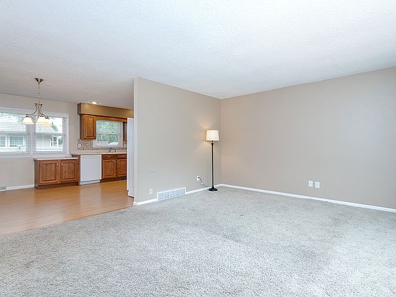 2nd image of 324 W Spring St