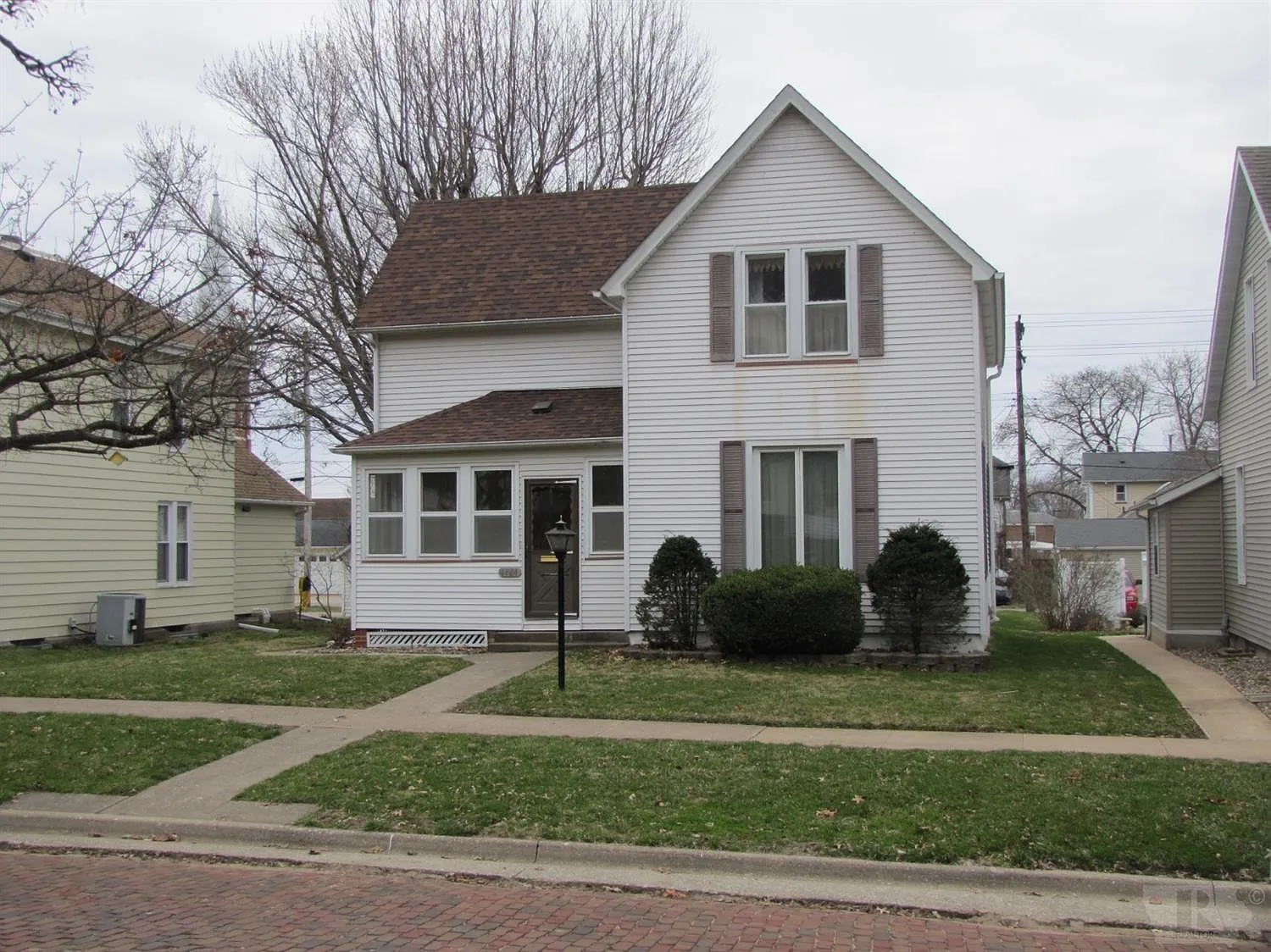 1124 Avenue C photo 1