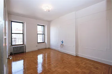 Rented by R New York