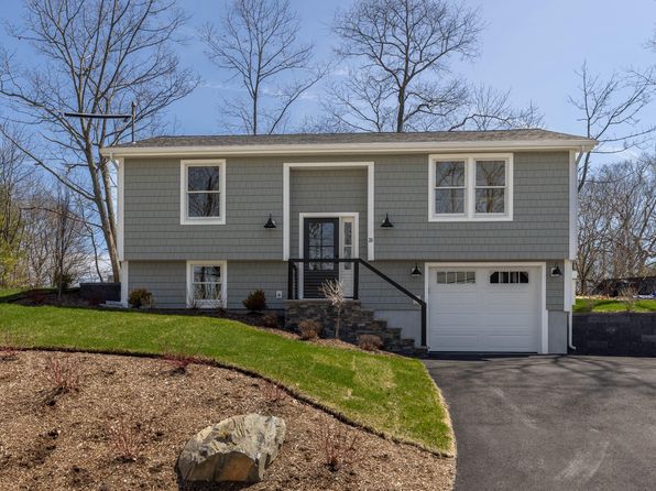 26 Oak Terrace, Kittery, ME 03904