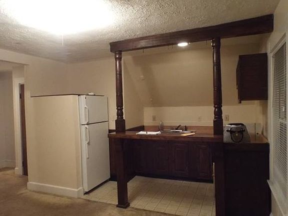 4th image of 36 Hollis Ave #3
