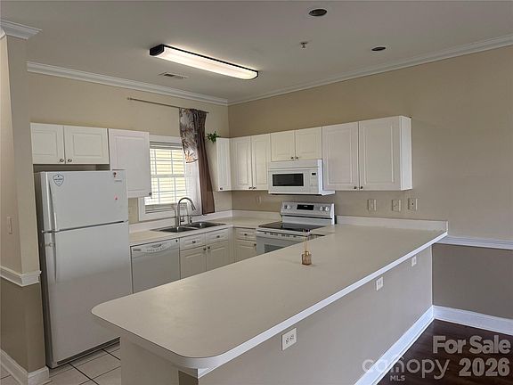 5th image of 8913 Meadow Vista Rd