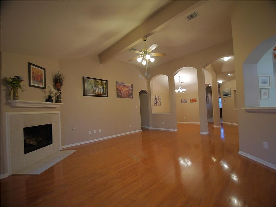 1st image of 4914 Lochman Ln