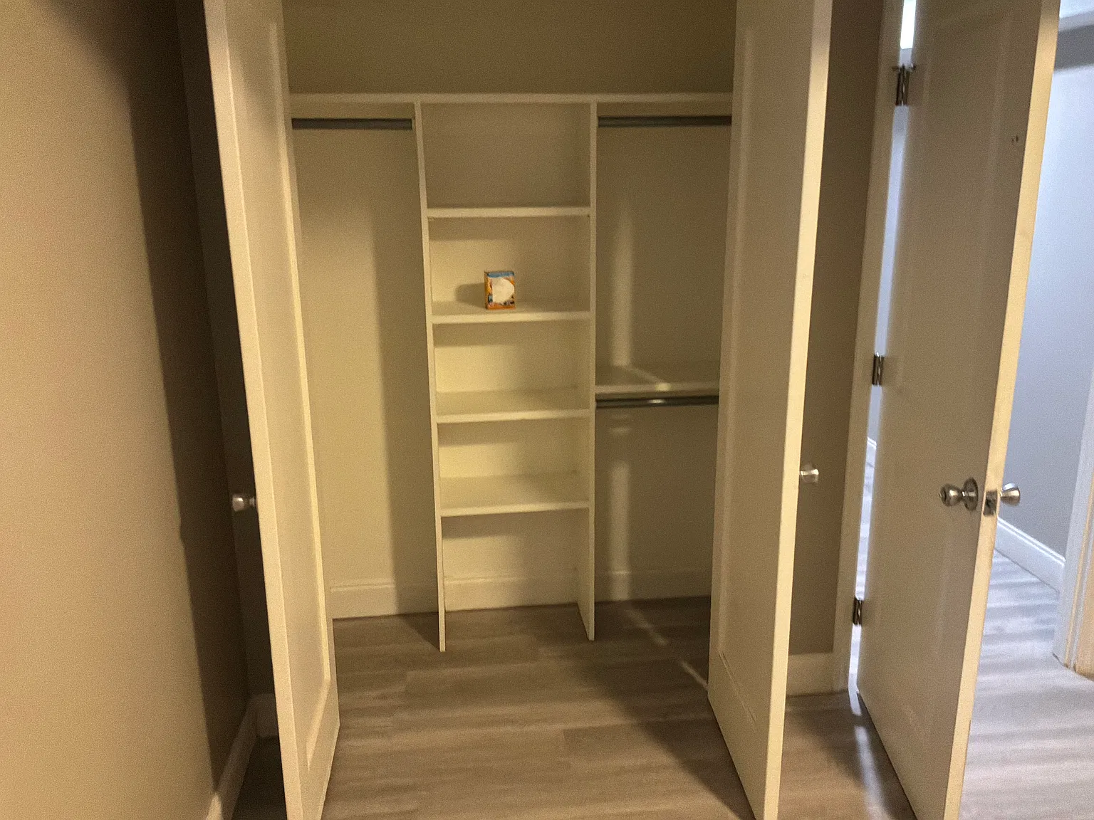 4 bed, 2400 sqft, $2,400 — Photo 4