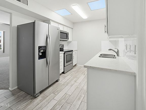 5th image of 10030 W ROYAL OAK Road #L