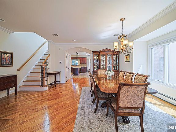 5th image of 305 E Harriet Ave #B
