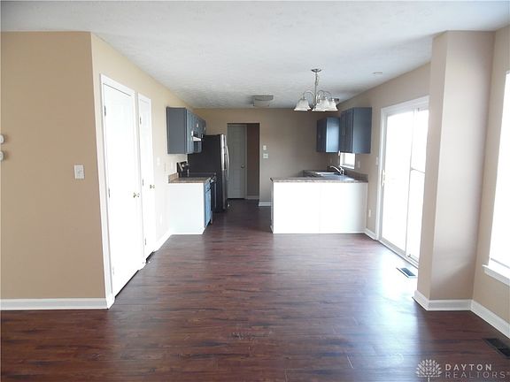 5th image of 5376 Wood Dale Dr