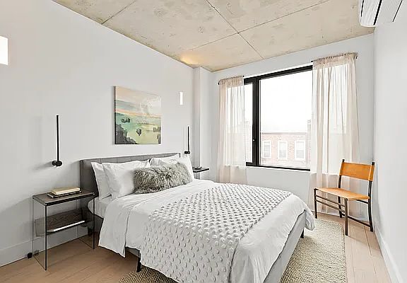 4th image of 458 E 25th St Penthouse 5