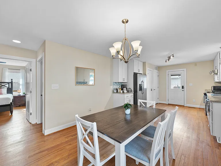 104 S Pettigrew St — Photo 5