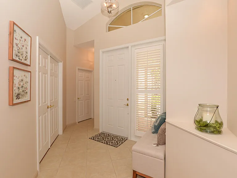 421 NW Sunview Way — Photo 7