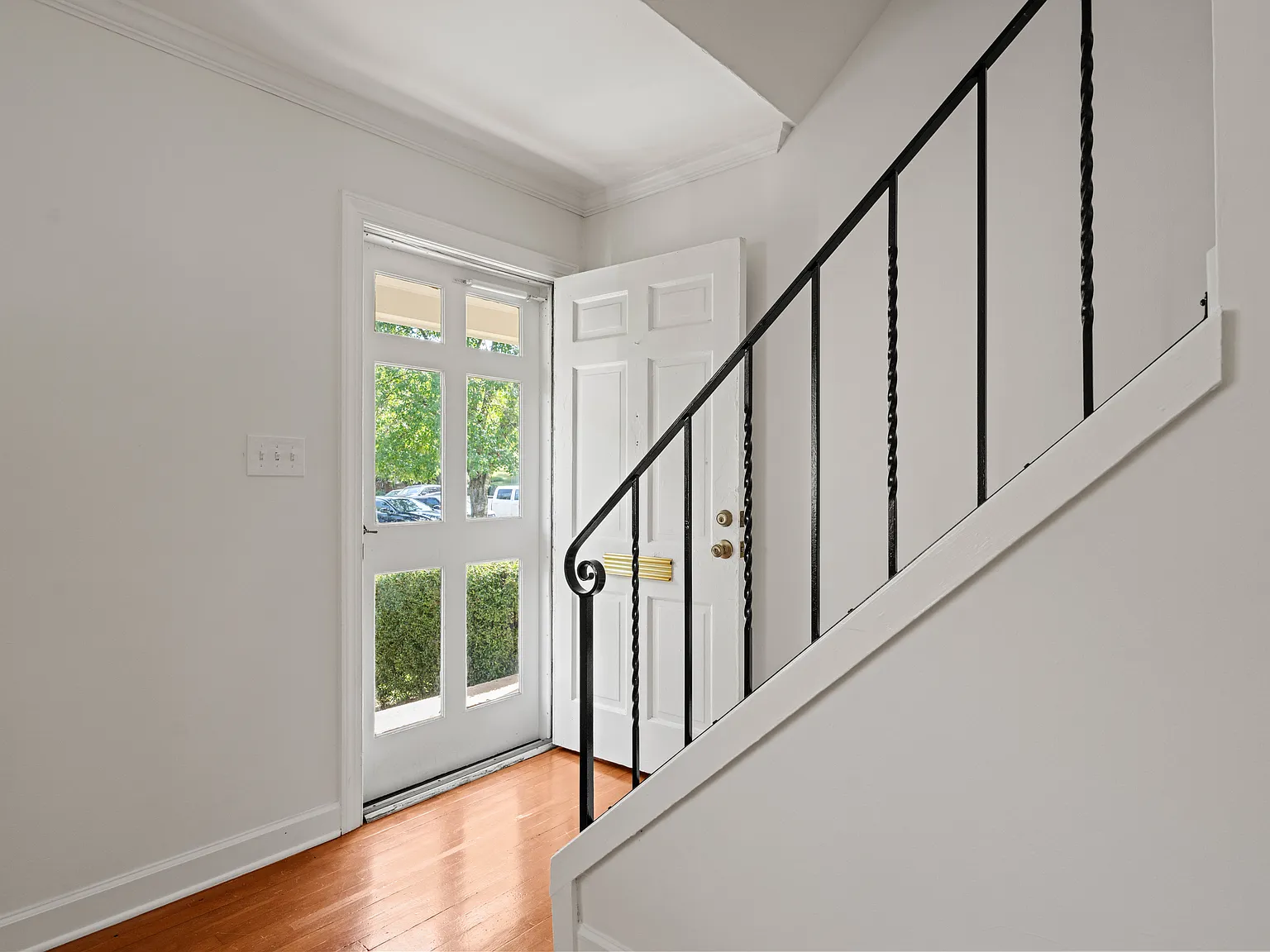 2 bed, 1.5 bath, 1000 sqft, $1,800 — Photo 3