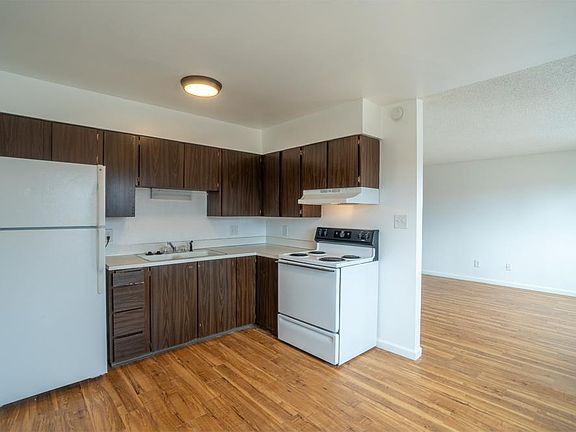 5th image of 2500 Windwood Dr #C205