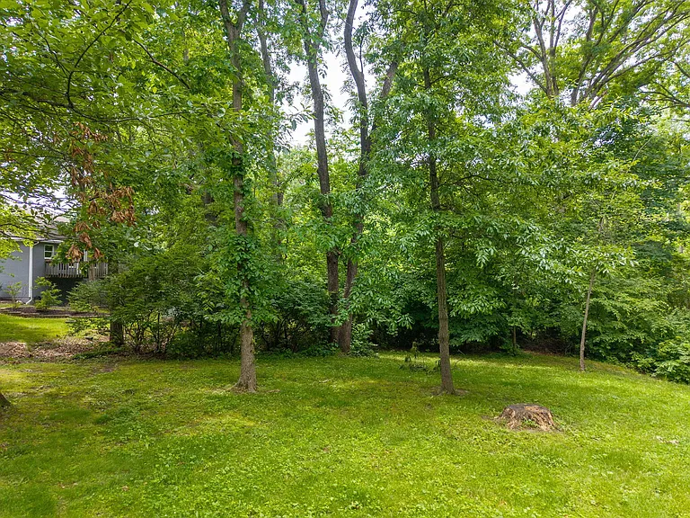 2301 Grant Ln — Photo 43