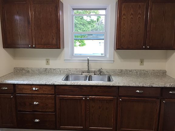 2nd image of 5031 Blakeslee Ave