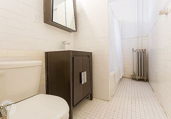 3rd image of 41-21 Denman St #3A