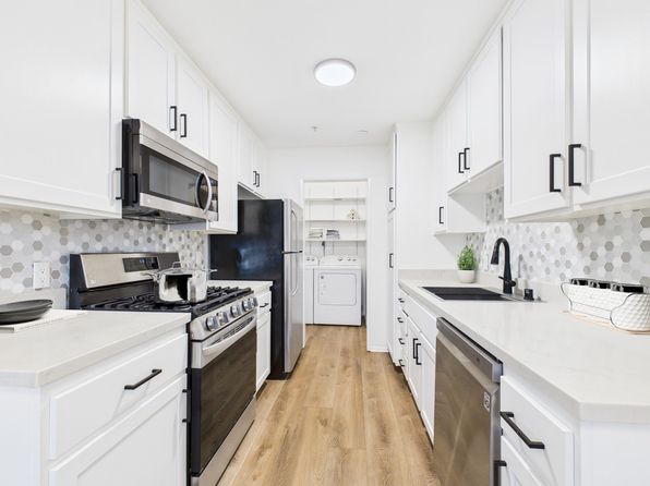 700 Locust St