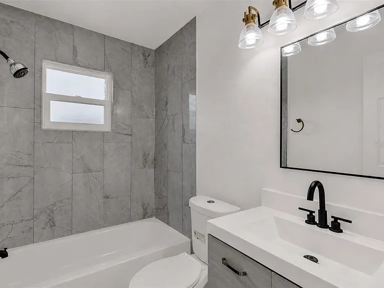 2433 Benjamin Dr — Photo 23