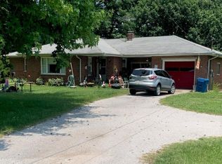 1314 Bethany Ln, Godfrey, IL 62035