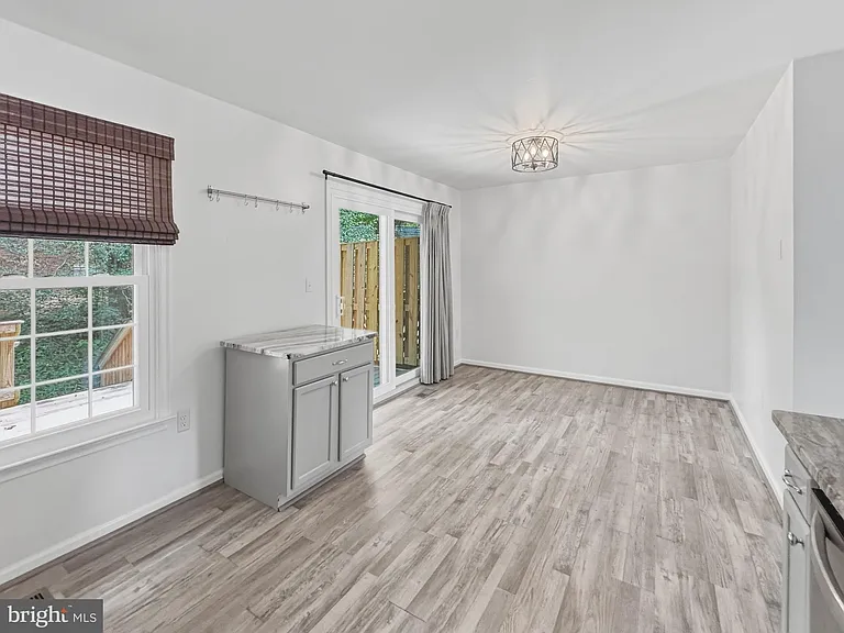 1107 Oak View Dr — Photo 13