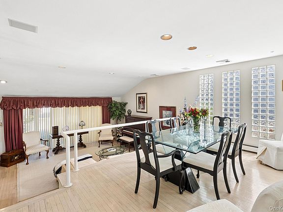 5th image of 2105 Holland Way