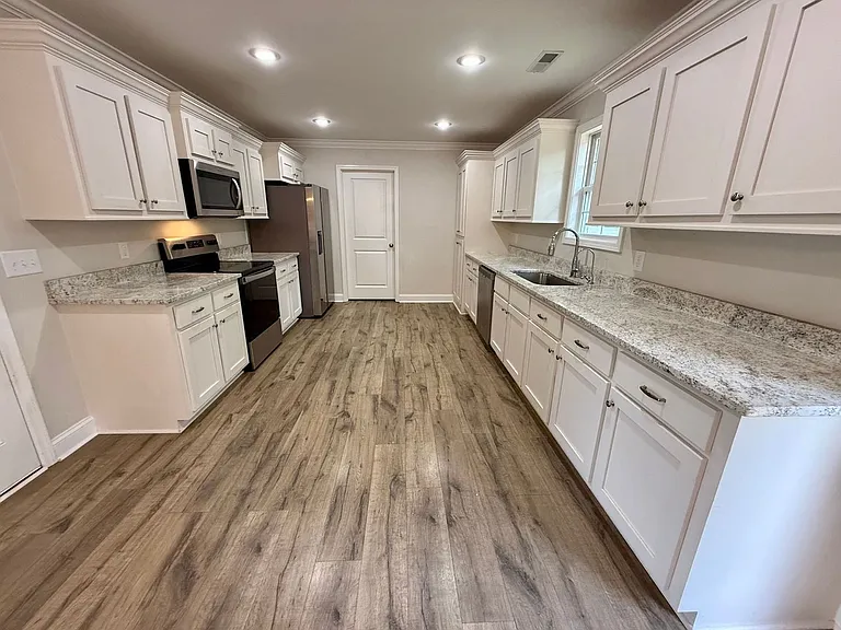 1165 Malone Dr — Photo 6