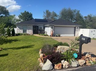 601 Howard Loop, Grove, OK 74344