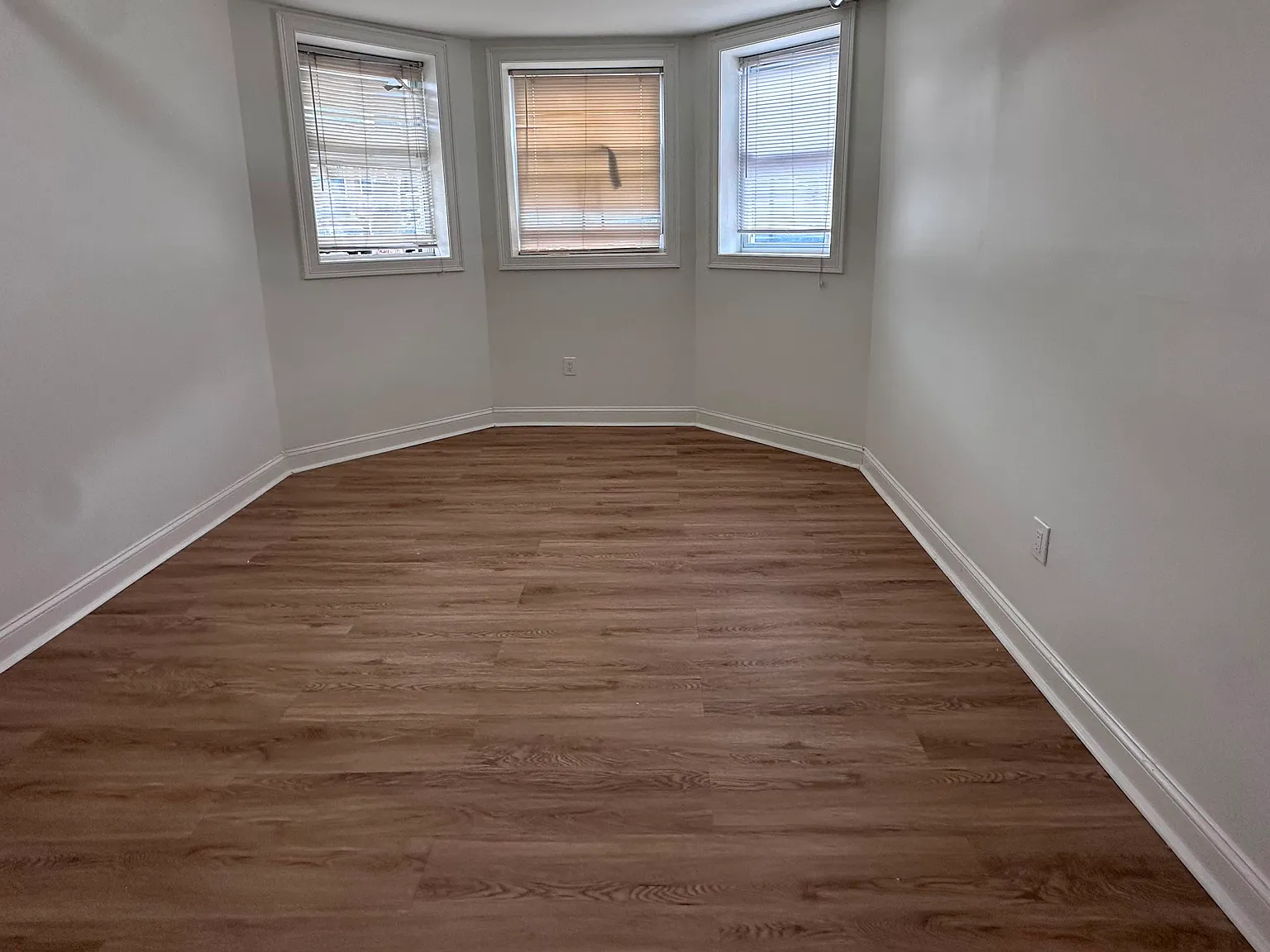6003 Monroe Pl — Photo 3