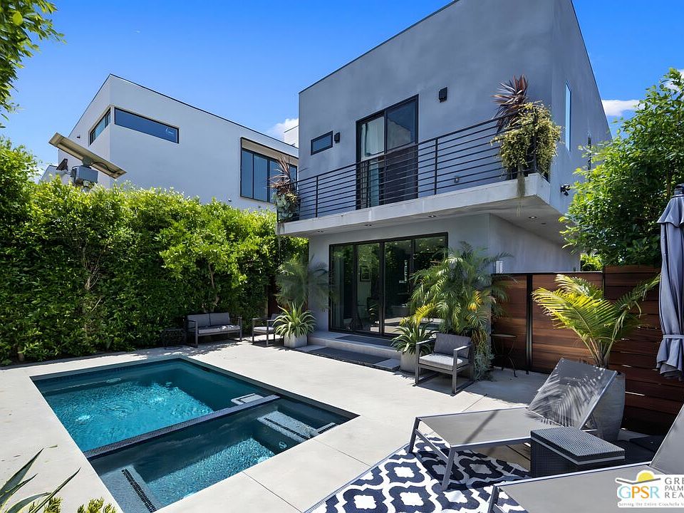 1st image of 6543 De Longpre Ave