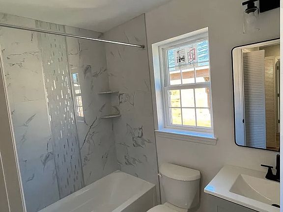 5th image of 1036 Cross Ave #1