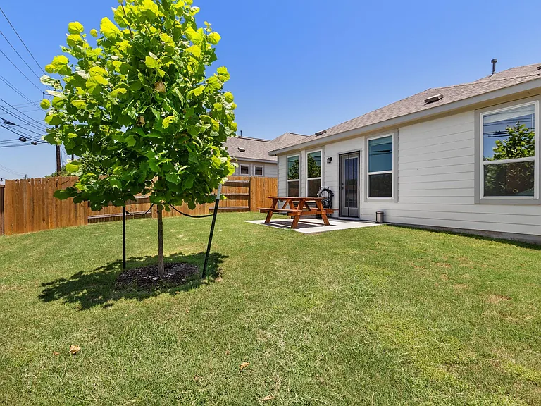 8306 Haflinger Dr — Photo 15