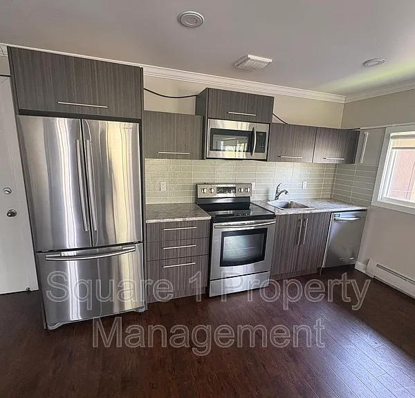 10025 117th St NW #6 — Photo 1