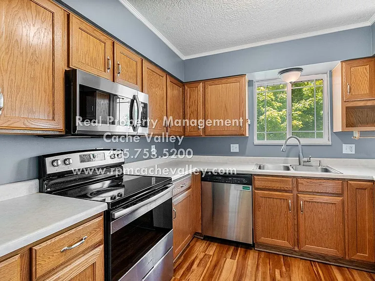 415 E 1150 N — Photo 6