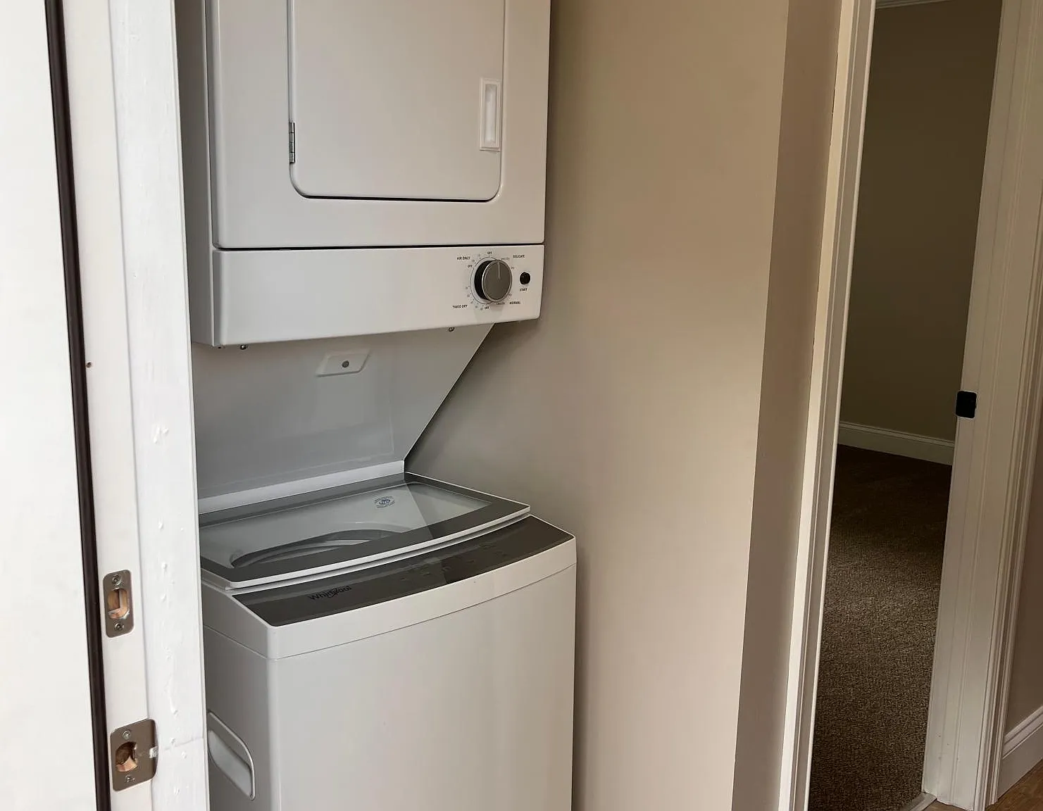 2 bed, 936 sqft, $1,700 — Photo 3