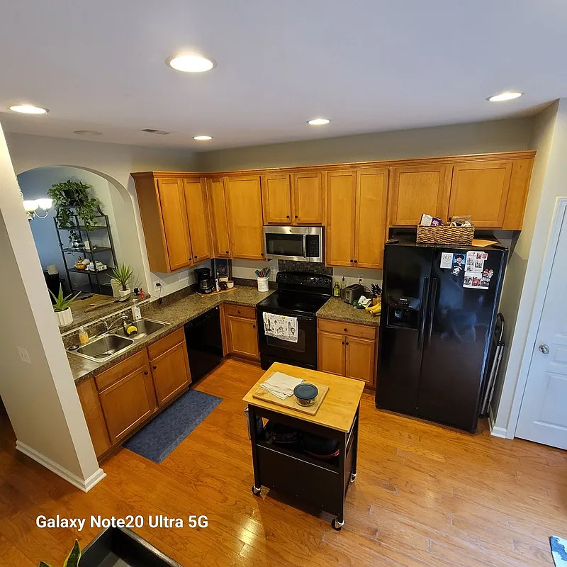 3 bed, 3.5 bath, 1856 sqft, $1,850 — Photo 3