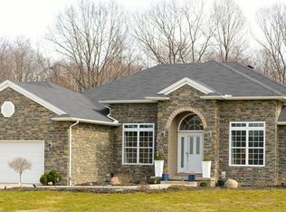 10318 Liberty St, Garrettsville, OH 44231
