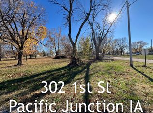 302 1st St, Pacific Junction, IA 51561