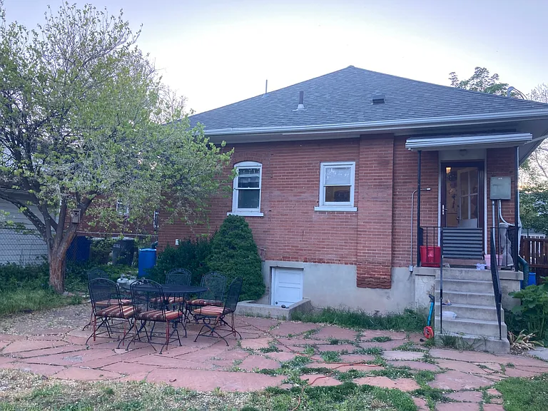 952 S Windsor St — Photo 14