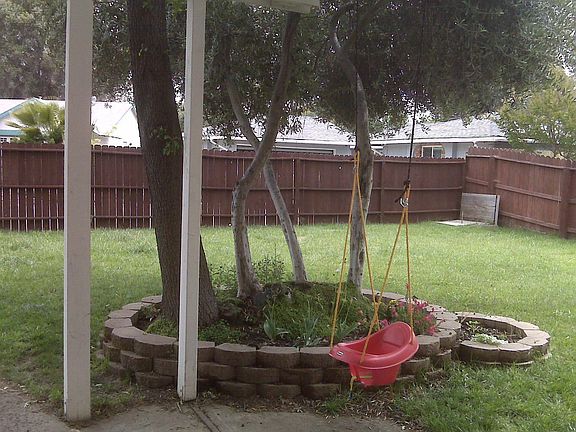 4th image of 6184 Merlindale Dr