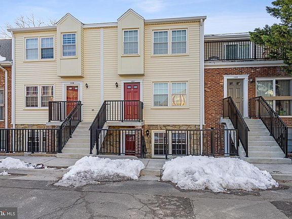2nd image of 148C N Bedford St #C