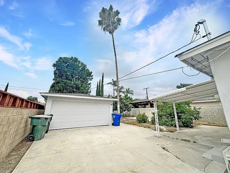 1425 N Marcella Ct — Photo 15