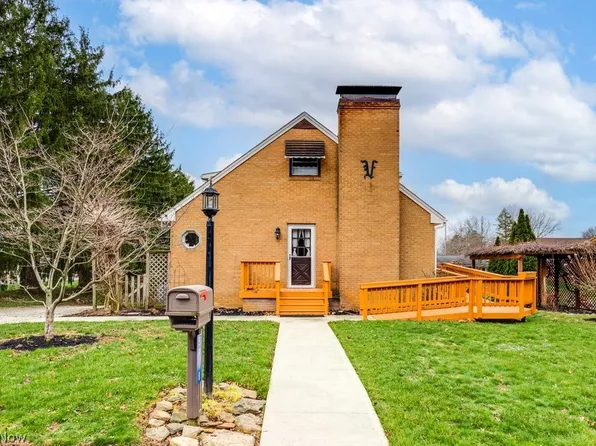 5918 Mapledell St NW, Canton, OH 44718