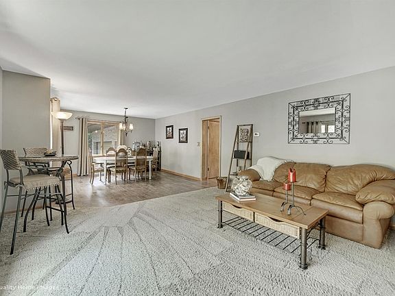 3rd image of 654 Northview Dr