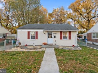 5604 Fleetwing Dr, Levittown, PA 19057