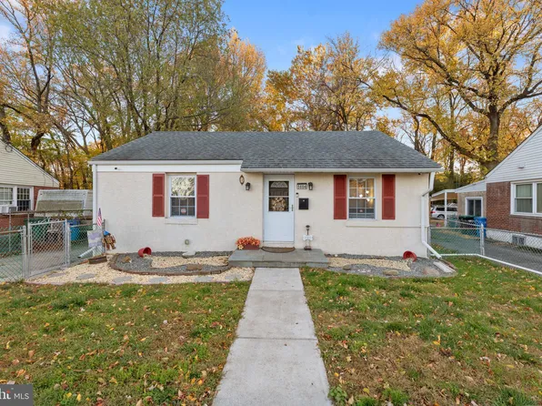 5604 Fleetwing Dr, Levittown, PA 19057