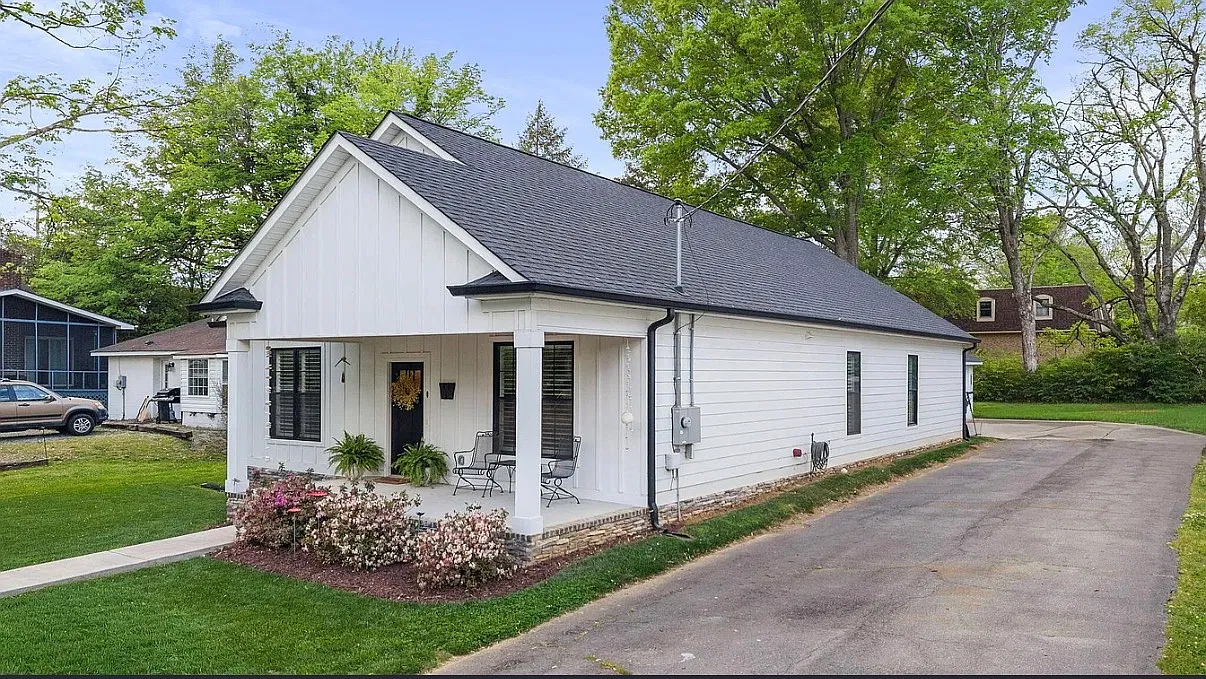 3 bed, 1800 sqft, $2,500 — Photo 3