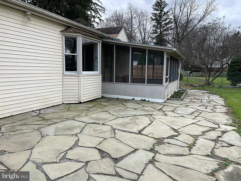 320 Evergreen Dr — Photo 16