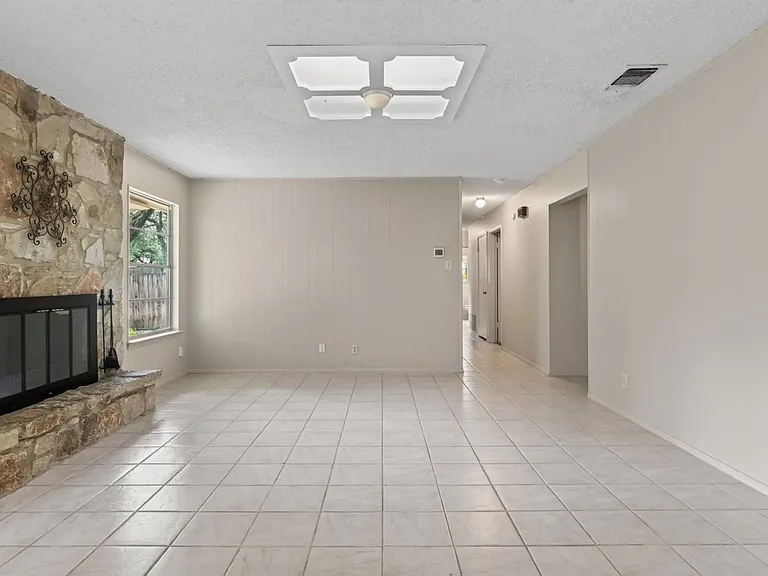 143 Forrest Trl — Photo 9