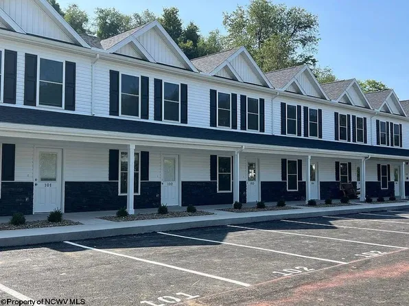 621 Clarksburg Rd #111, Buckhannon, WV 26201