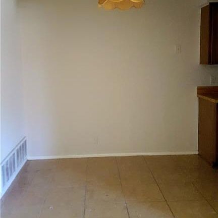 5th image of 6714 Glenbrook Ln