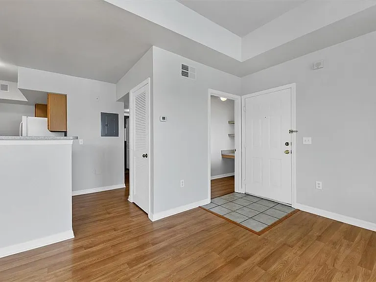 1010 Villagio Cir #204 — Photo 15